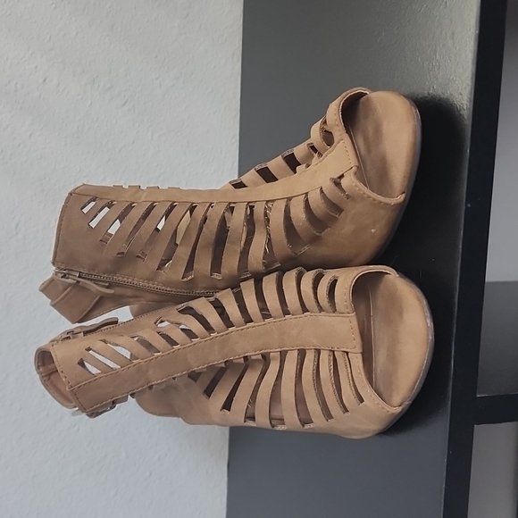 Open Toe Heels - Picture 2 of 4